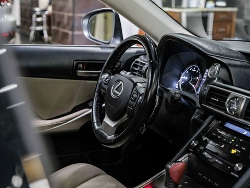 Used 2018 Lexus IS 300 w/ Comfort Package image 17