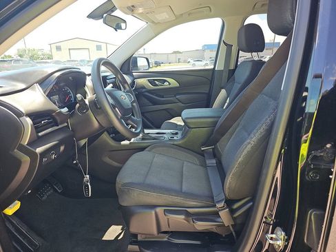 Used 2020 Chevrolet Traverse LS w/ LPO, Black Accent Package FWD image 3