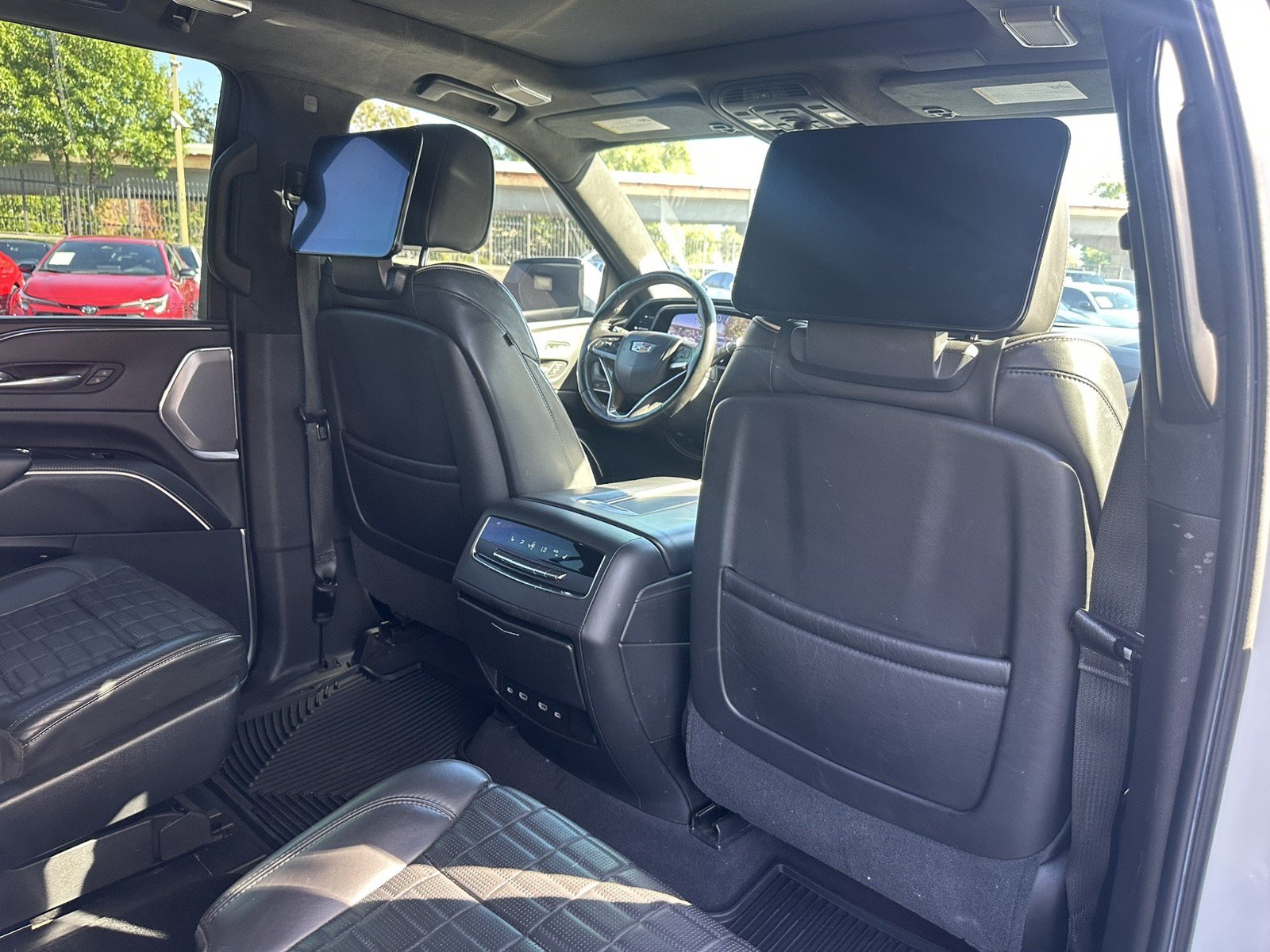 Used 2021 Cadillac Escalade Sport Platinum w/ LPO, ONYX Package AWD/4WD image 22