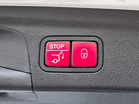 Used 2023 Mercedes-Benz GLE 350 4MATIC w/ AMG Line Exterior image 61