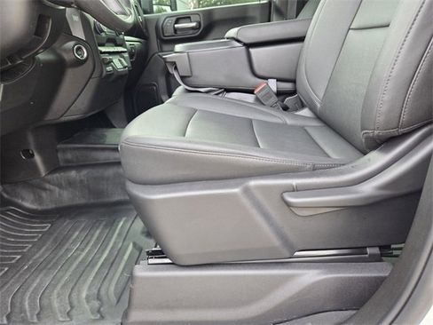 Used 2025 Chevrolet Silverado 2500 W/T image 26