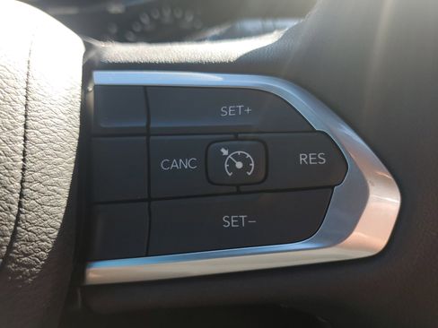 New 2026 Jeep Compass Latitude image 12