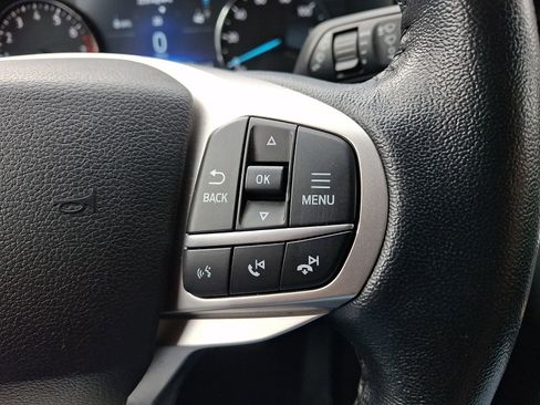 Used 2021 Ford Explorer XLT image 23