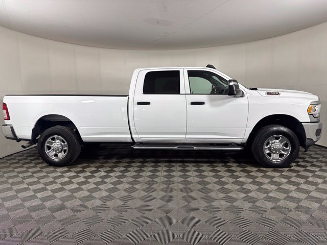 Used 2024 RAM 3500 Tradesman w/ Chrome Appearance Group AWD/4WD image 2