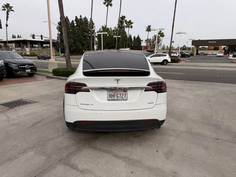 Used 2018 Tesla Model X 100D image 4