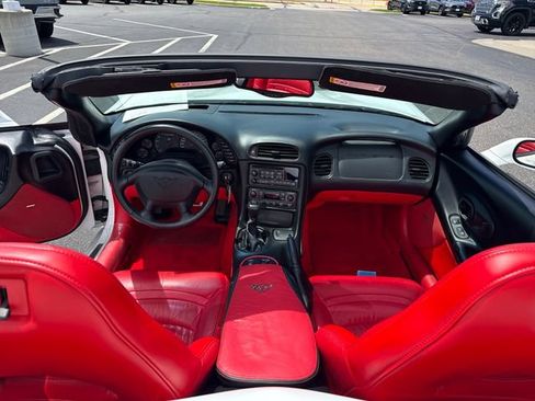 Used 2004 Chevrolet Corvette Convertible w/ Preferred Equipment Group RWD image 15
