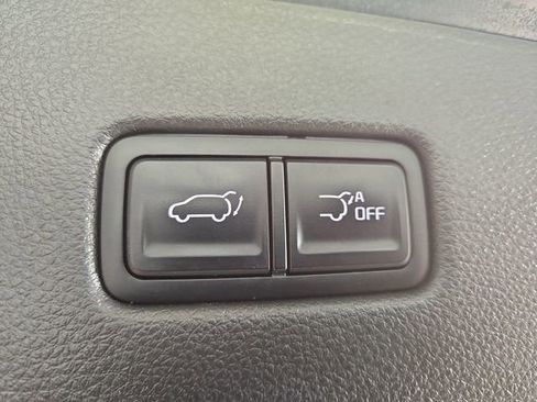 Certified 2023 Kia Carnival EX image 36