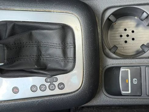 Used 2009 Volkswagen Tiguan S FWD image 18