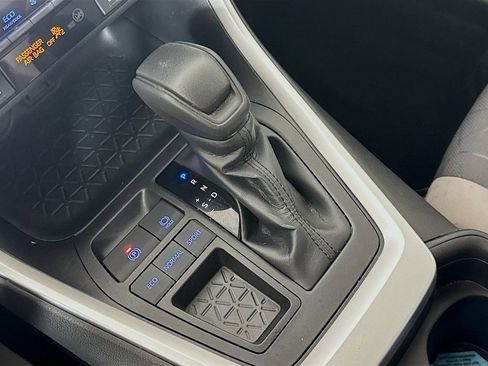 Used 2019 Toyota RAV4 XLE w/ Convenience Package image 18