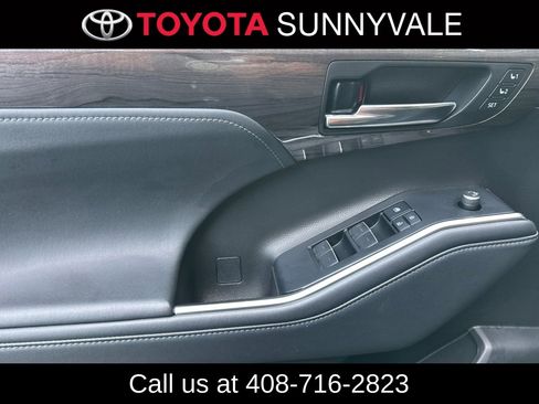 Used 2022 Toyota Highlander Limited image 15
