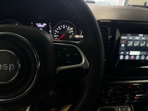 Used 2021 Jeep Compass Latitude image 25