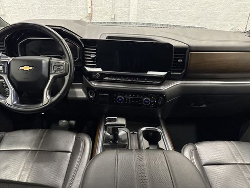 Used 2024 Chevrolet Silverado 1500 High Country w/ Technology Package AWD/4WD image 14