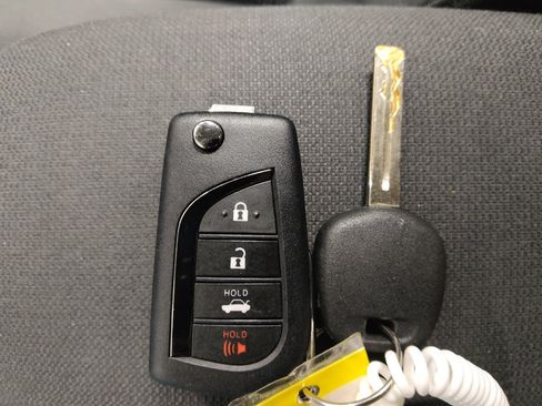 Used 2024 Toyota Corolla LE FWD image 32