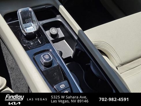 Used 2023 Volvo XC60 B5 Ultimate w/ Protection Package Premier FWD image 32