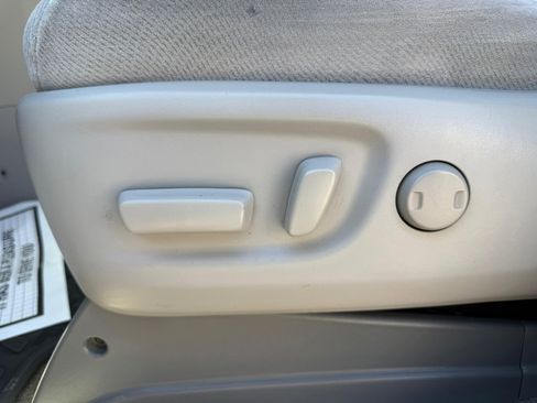 Used 2014 Toyota Sienna LE FWD image 27