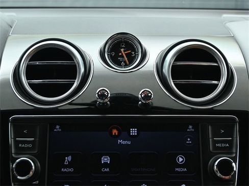Used 2018 Bentley Bentayga image 36