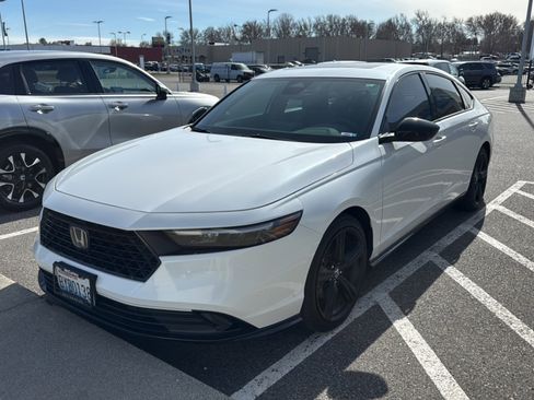 Used 2023 Honda Accord Sport image 2