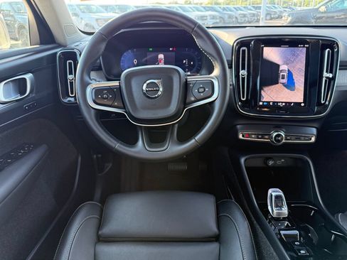 Used 2025 Volvo XC40 B5 Plus AWD/4WD image 19