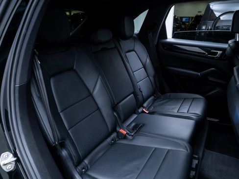Used 2019 Porsche Cayenne AWD/4WD image 23