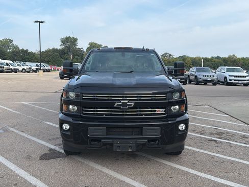 Used 2017 Chevrolet Silverado 2500 LT w/ Midnight Edition AWD/4WD image 9
