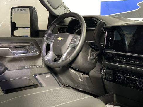 Used 2024 Chevrolet Silverado 2500 LTZ w/ LTZ Convenience Package AWD/4WD image 10