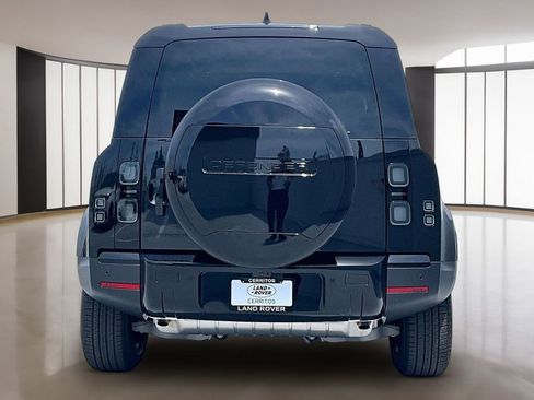 New 2026 Land Rover Defender 110 S image 4