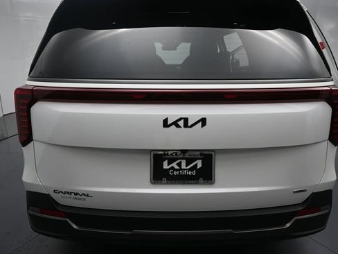 Certified 2025 Kia Carnival SX Prestige FWD image 9