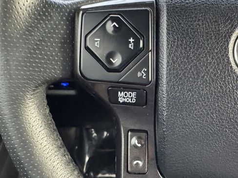 Used 2020 Toyota 4Runner Venture image 18