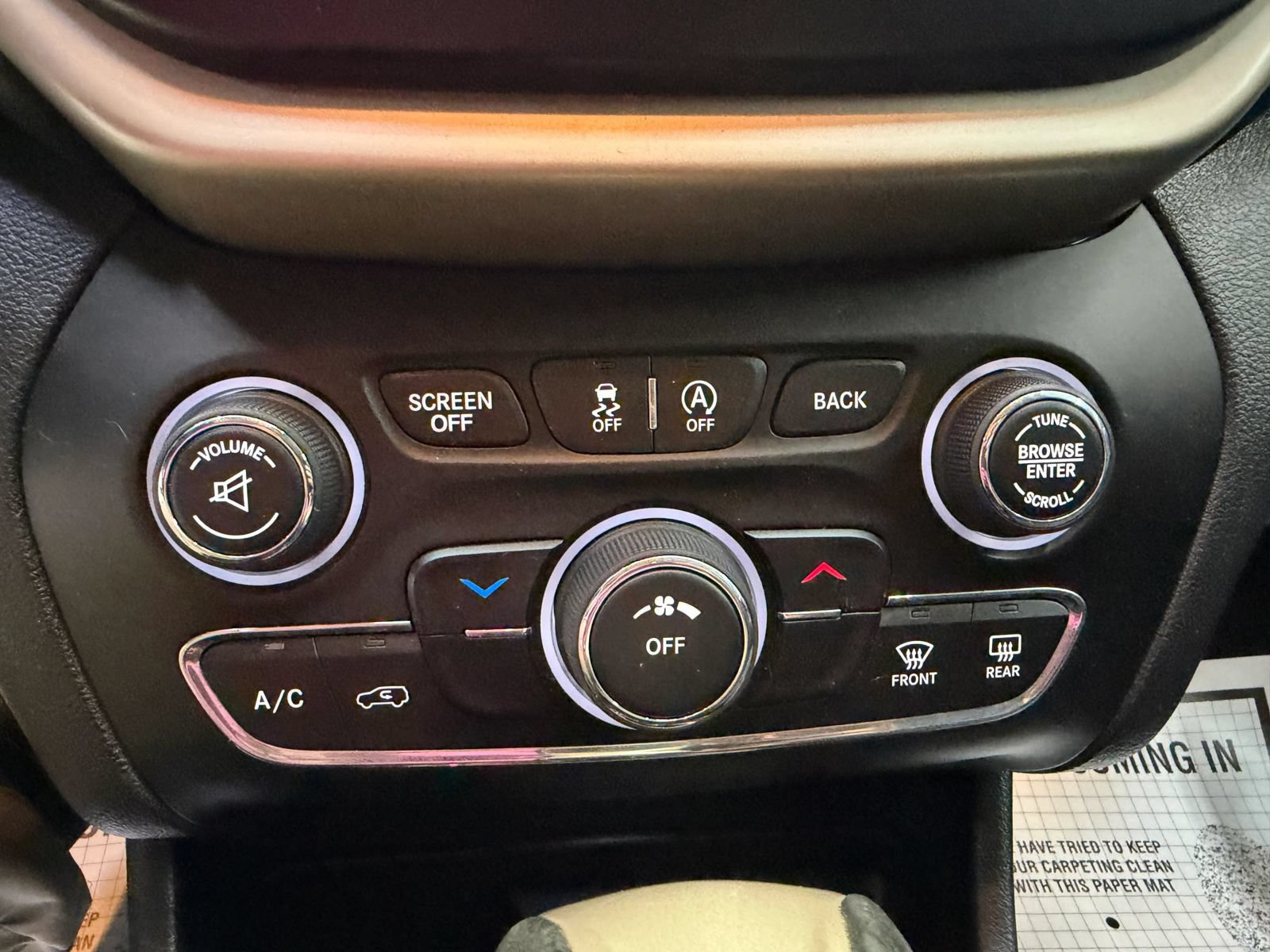 Used 2016 Jeep Cherokee Latitude FWD image 45
