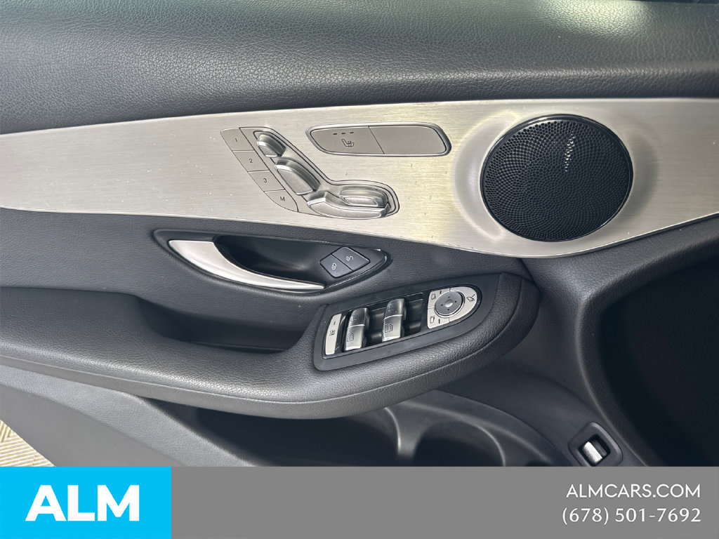 Used 2019 Mercedes-Benz GLC 300 4MATIC w/ Premium Package image 13