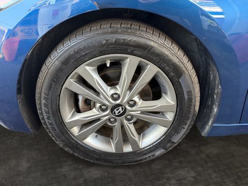 Used 2017 Hyundai Elantra SE FWD image 32