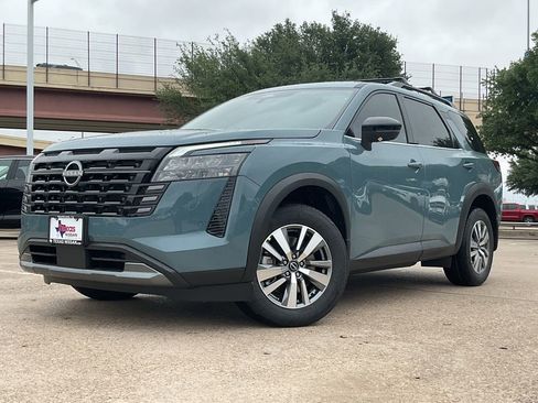 New 2026 Nissan Pathfinder SL FWD image 2