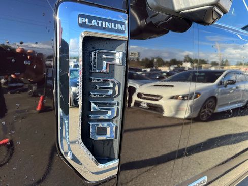 Used 2019 Ford F350 Platinum w/ Platinum Ultimate Package image 4