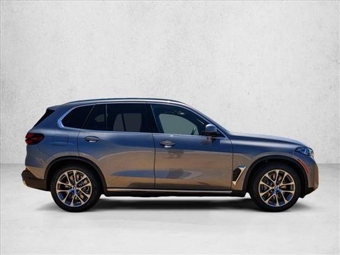 Used 2026 BMW X5 xDrive50e AWD/4WD image 4