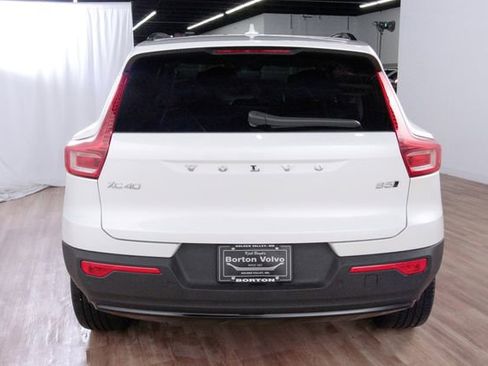 Certified 2025 Volvo XC40 B5 Ultra w/ Protection Package Premier AWD/4WD image 4