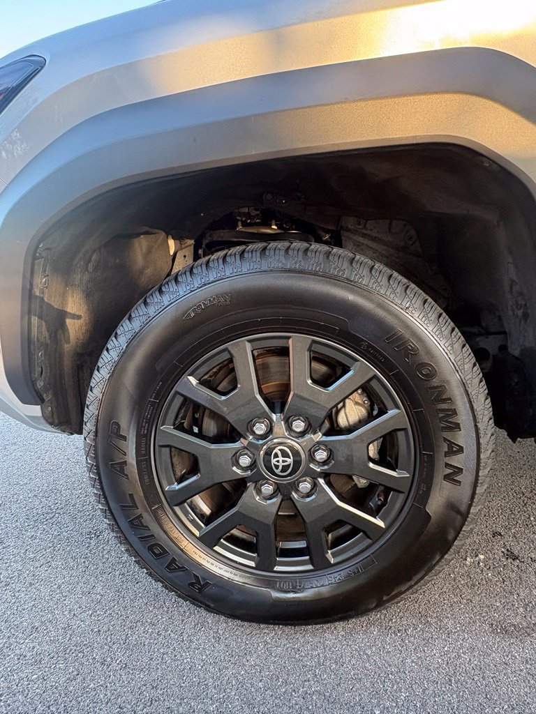 Used 2025 Toyota 4Runner SR5 AWD/4WD image 6