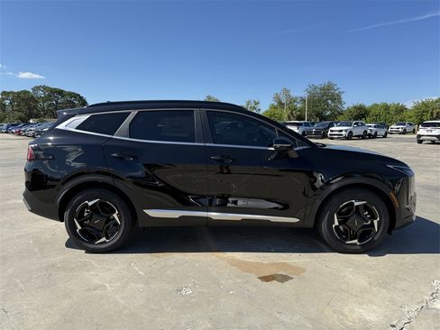 New 2026 Kia Sportage EX w/ EX Panorama Roof Package image 3