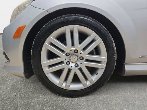 Used 2009 Mercedes-Benz C 300 Sedan image 30