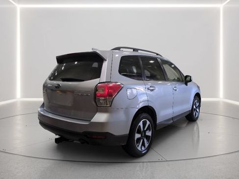Used 2018 Subaru Forester 2.5i Premium w/ All-Weather Package AWD/4WD image 32