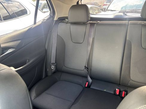 Used 2025 Buick Encore GX Preferred FWD image 38