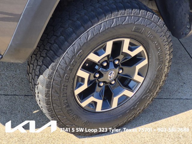 Used 2016 Toyota Tacoma TRD Off-Road w/ Towing Package AWD/4WD image 7