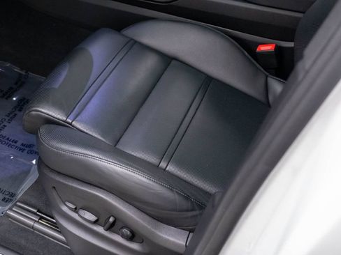 Used 2022 Porsche Cayenne Platinum Edition AWD/4WD image 16