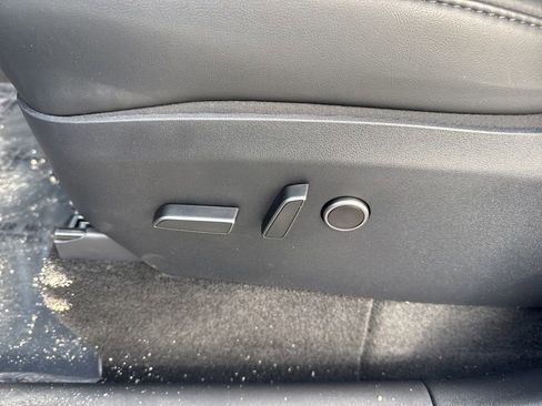 Used 2023 Tesla Model Y 2WD image 10