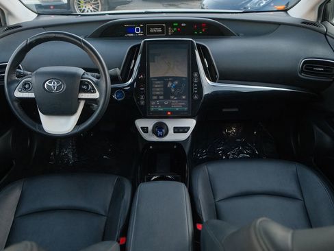 Used 2017 Toyota Prius Prime Advanced image 17