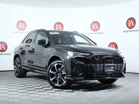 Certified 2025 Audi Q3 2.0T Premium Plus w/ Premium Plus Package AWD/4WD image 1