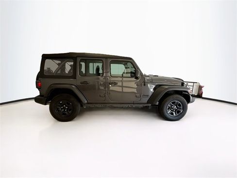 Used 2022 Jeep Wrangler Unlimited Sport image 7