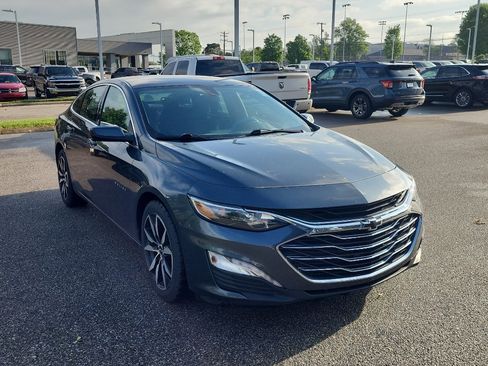 Used 2021 Chevrolet Malibu LT FWD image 1