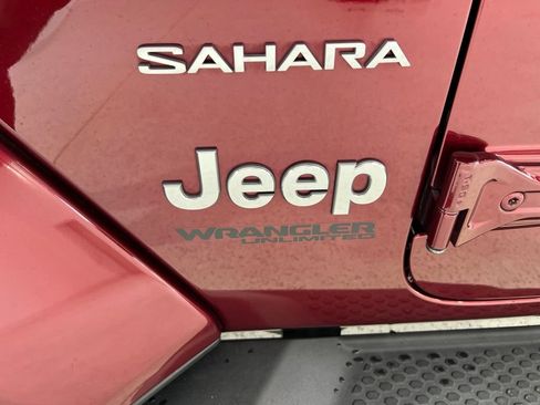 Used 2021 Jeep Wrangler Unlimited Sahara AWD/4WD image 27