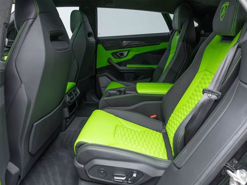 Used 2022 Lamborghini Urus AWD/4WD image 10