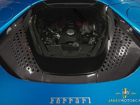 Used 2024 Ferrari SF90 Spider image 13